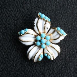 Crown Trifari Dogwood White Enamel Pin1960's